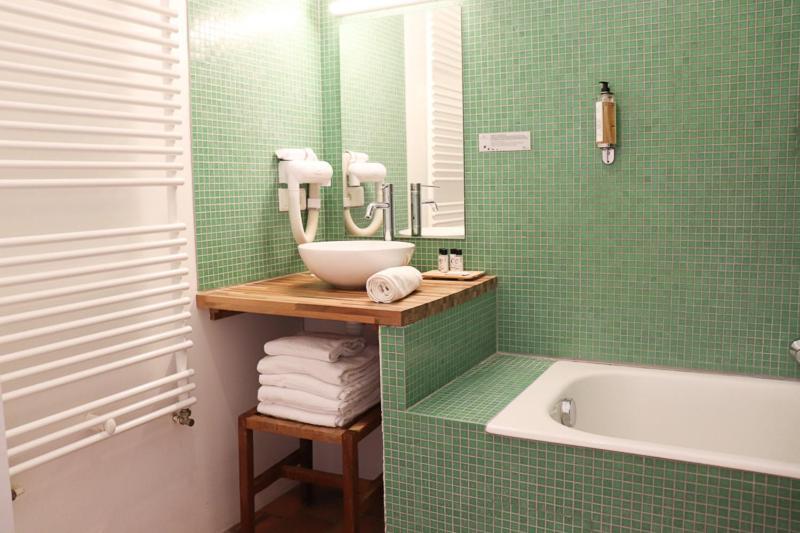 Hotel Domaine Du Normandoux, The Originals Relais Tercé Zewnętrze zdjęcie
